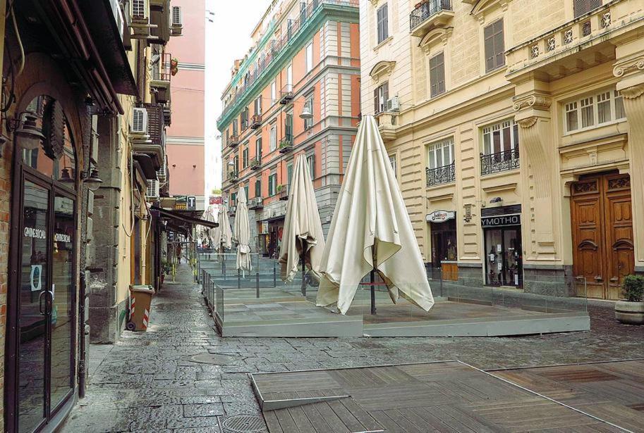 Suite Rodino 24 Napoli Bagian luar foto
